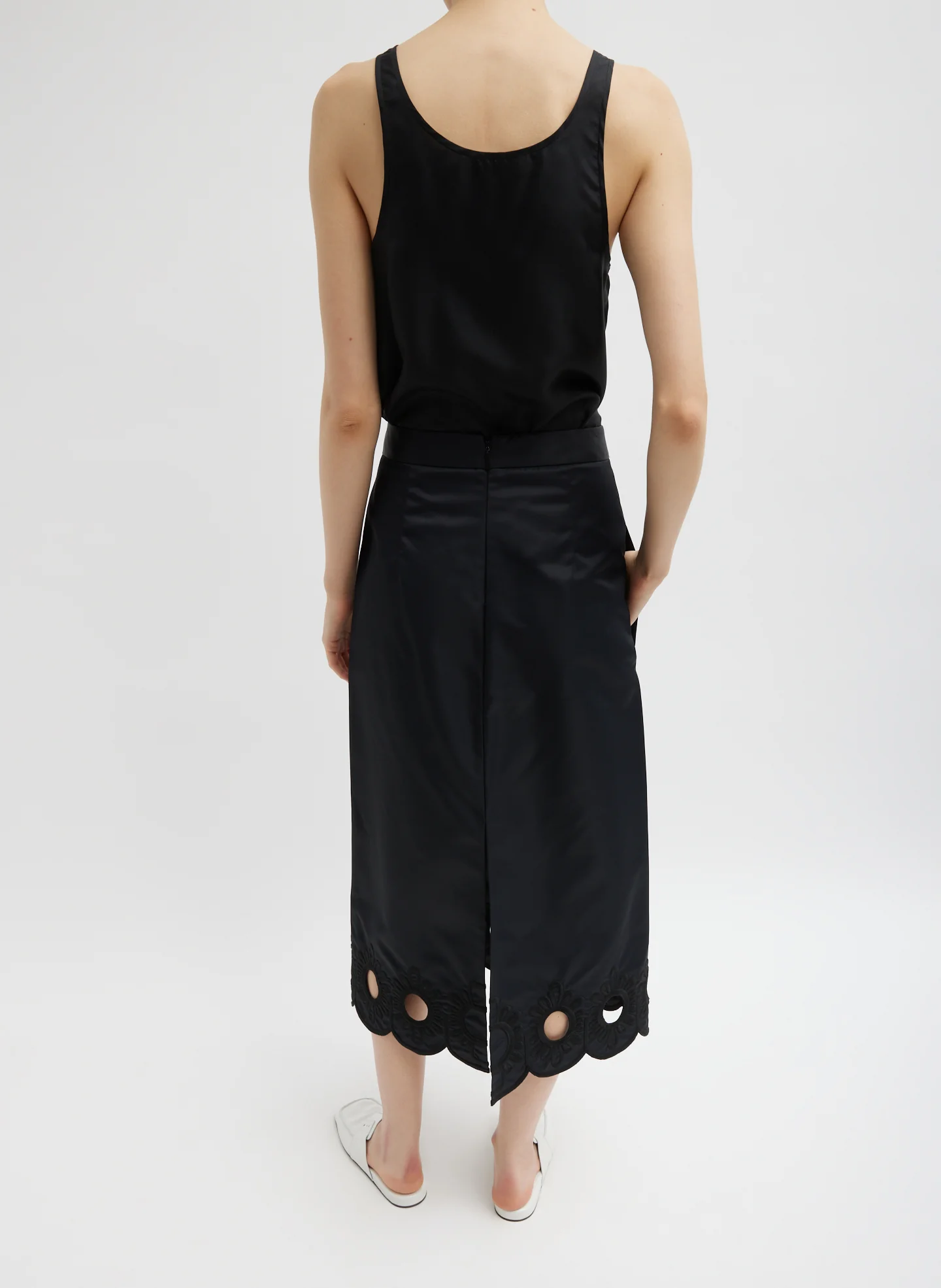 Daisy Embroidered Nylon Skirt - Image 4
