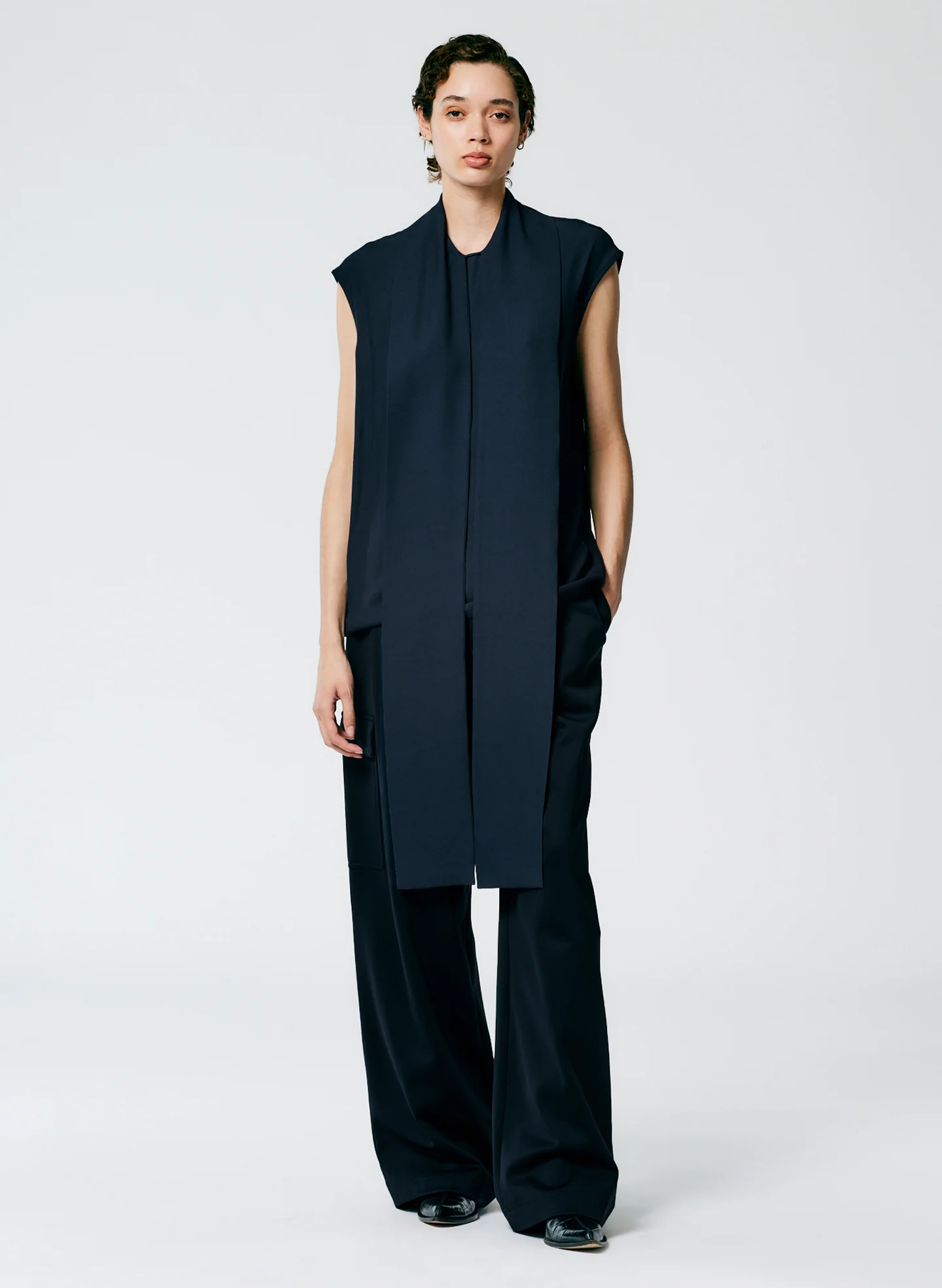 Feather Weight Eco Crepe Sleeveless Davenport Sculpted Shirt - Image 7