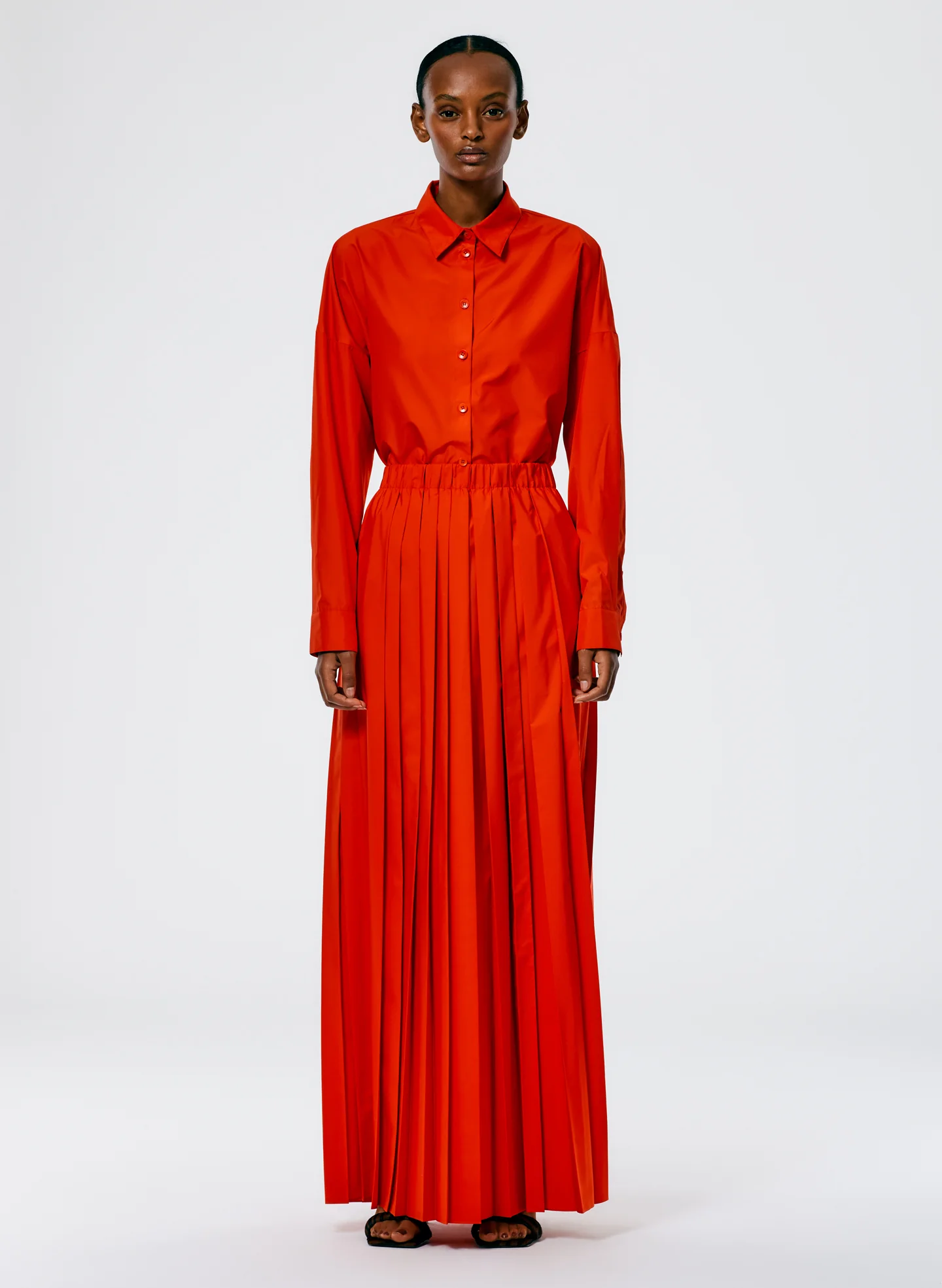 Italian Sporty Nylon Pleated Pull On Maxi Skirt - Image 2