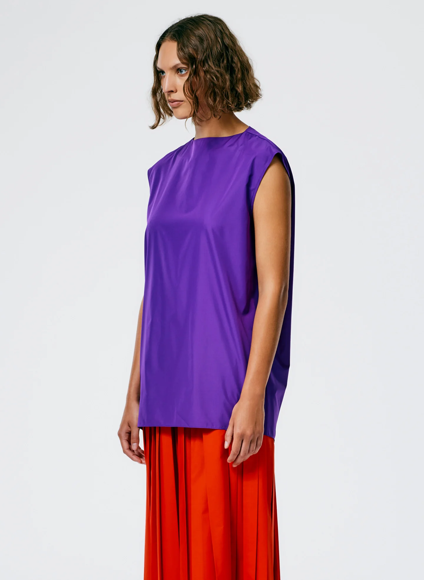 Italian Sporty Nylon Sleeveless Cocoon Top - Image 4